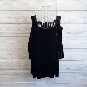 Catherines crushed velvet cold shoulder top Size 3X
